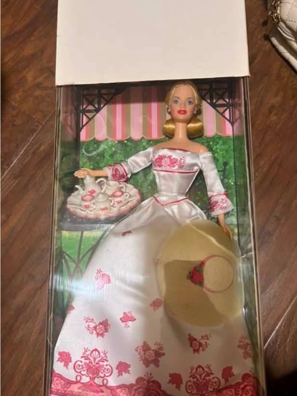 Mattel Victorian Tea Barbie – Caucasian